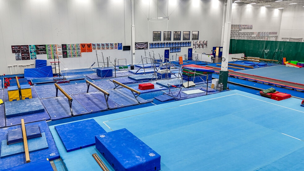 More Photos Of 127 E US Highway 6, Valparaiso Sports And Entertainment For Sale