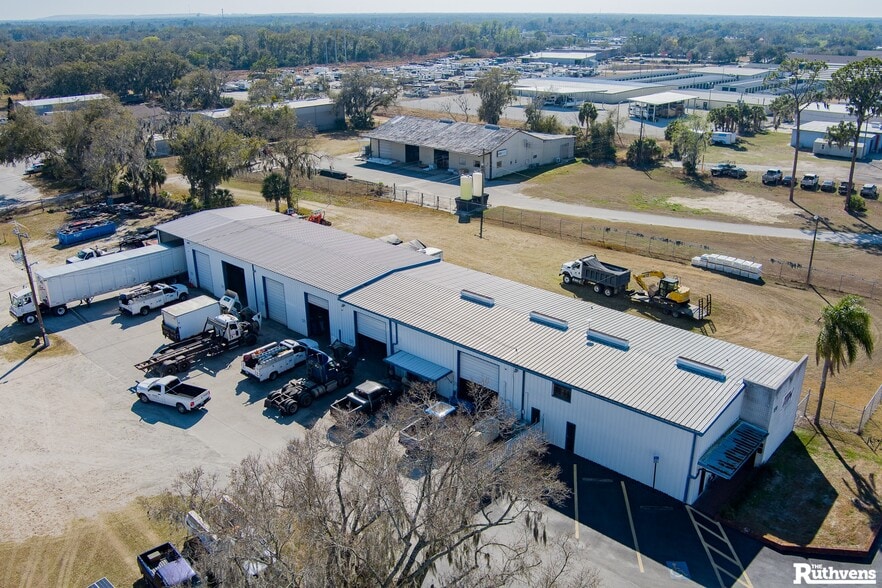 More Photos Of 330 W Brannen Rd, Lakeland Service For Lease