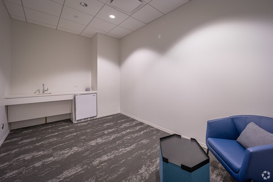 More Photos Of 2101 CityWest Blvd, Houston Office For Lease