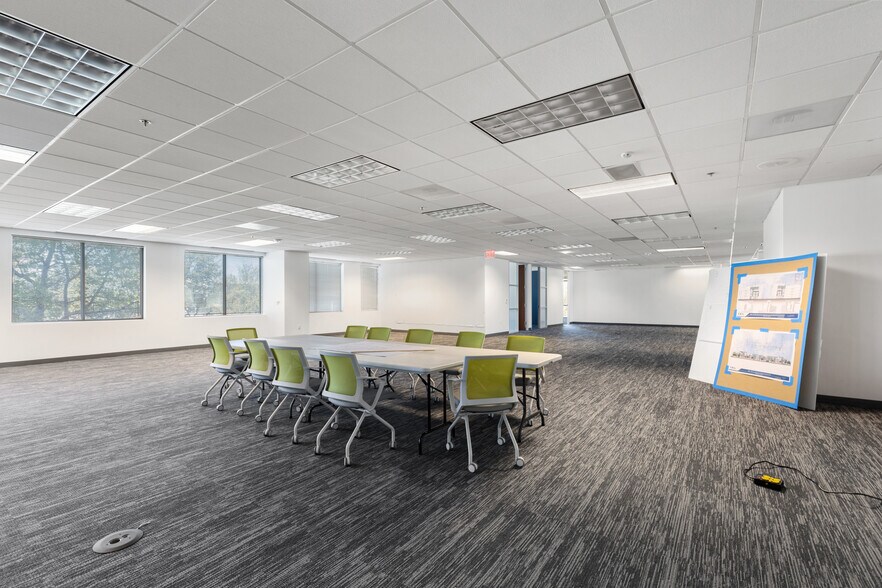 More Photos Of 2800 N Dallas Pky, Plano Office For Lease