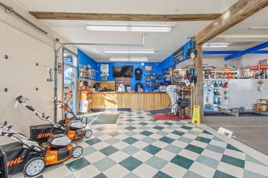 More Photos Of 1810 SW Highway 97, Madras Auto Dealership For Sale