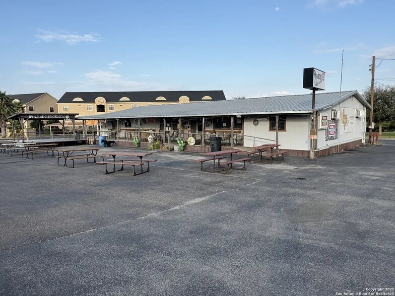 Primary Photo Of 7116 Texas R 2, Del Rio Convenience Store For Sale
