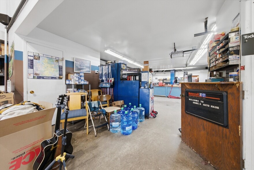 More Photos Of 34112 N Barron Blvd, Grayslake Flex For Sale