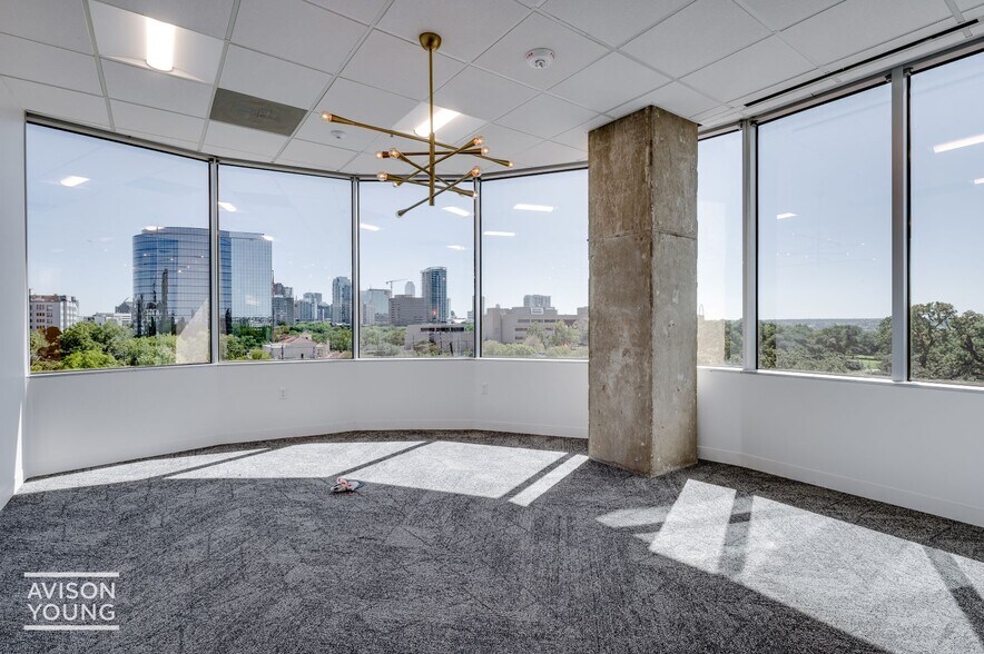 More Photos Of 3800 Maple Ave, Dallas Office For Lease