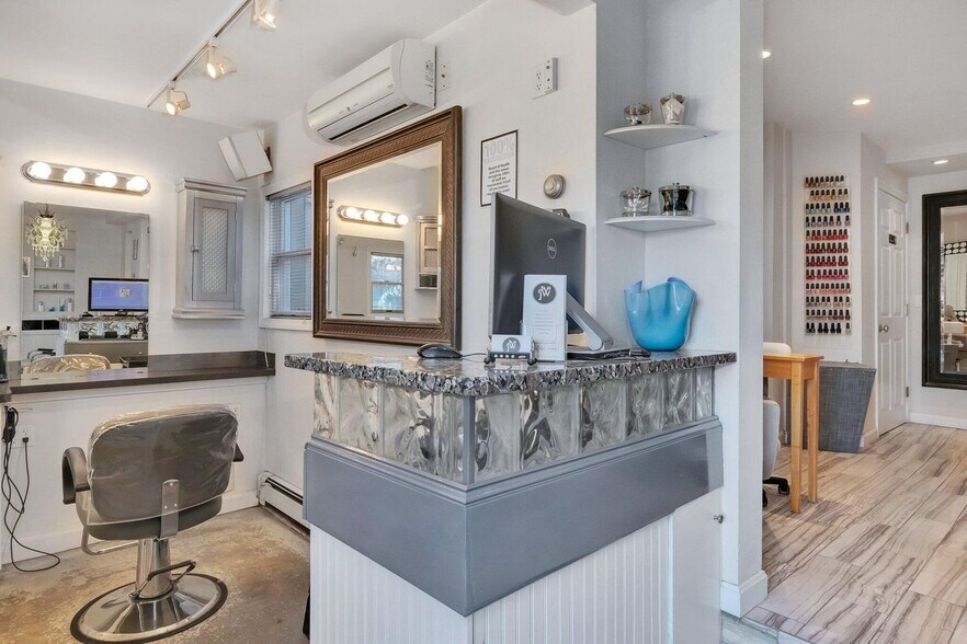 More Photos Of 139 A Bradford St, Provincetown Storefront Retail Residential For Sale