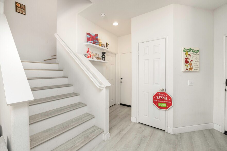 More Photos Of 10997 Cedarhurst Way, Riverside Multifamily For Sale