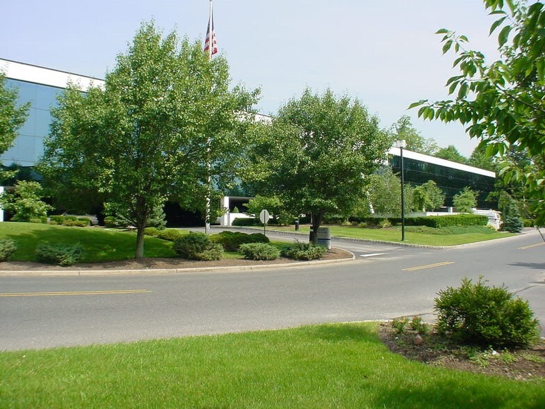 More Photos Of 1 Park Way, Upper Saddle River Office For Lease