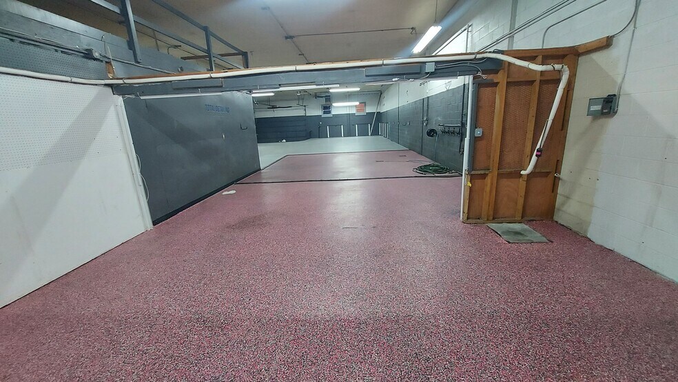 More Photos Of 581 W High St, Pottstown Service For Lease