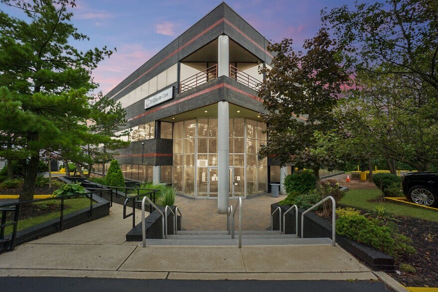 More Photos Of 260 Christopher Ln, Staten Island Medical For Lease