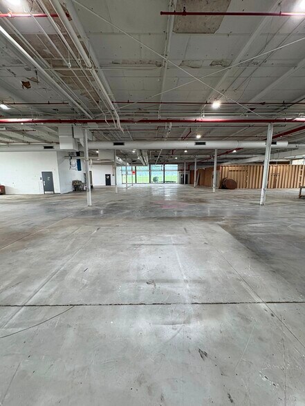 Primary Photo Of 4242 W Bryn Mawr Ave, Chicago Manufacturing For Lease