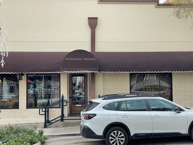 More Photos Of 212 E Virginia St, McKinney Storefront Retail Office For Lease