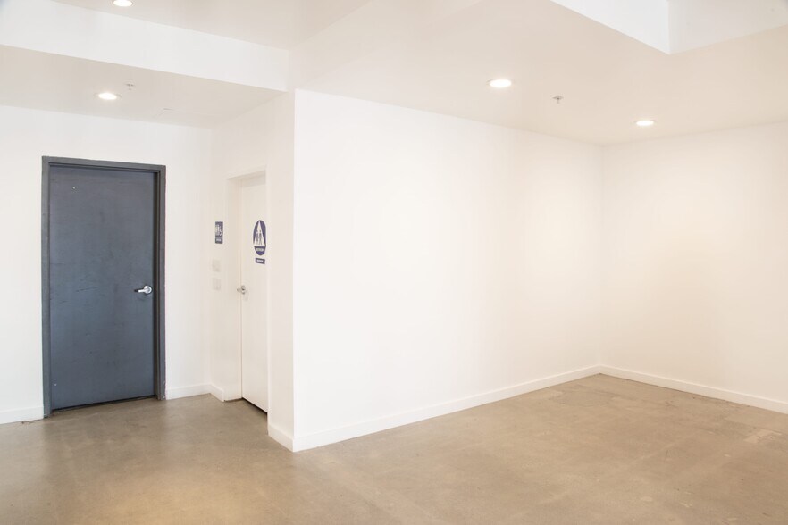 More Photos Of 8501-8511 Melrose Ave & 603-615 La Cienega Blvd, West Hollywood Storefront For Lease