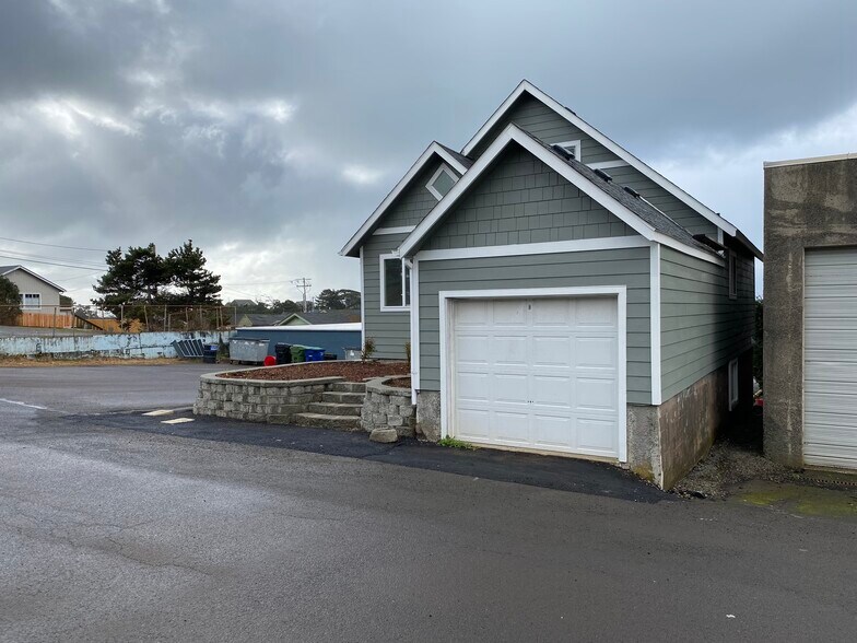 More Photos Of 1333 NE Keel Ave, Lincoln City Specialty For Sale