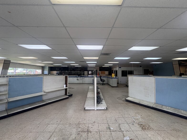 More Photos Of 13207 Highway 6, Santa Fe Auto Repair For Lease