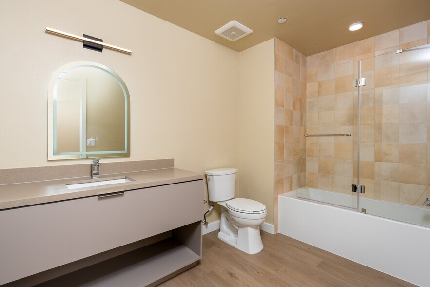 More Photos Of 1511 N Fairfax Ave, Los Angeles Apartments For Lease
