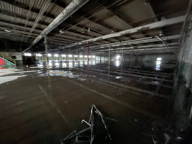 More Photos Of 91 Michell St, Oswego Warehouse For Sale