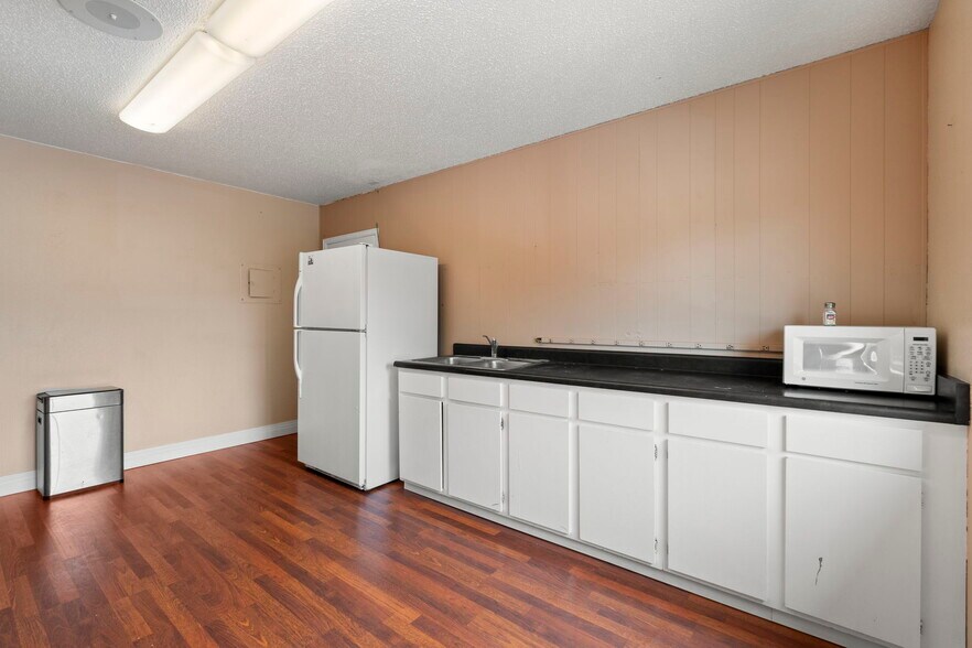 More Photos Of 4390 N Academy Blvd, Colorado Springs Medical For Lease