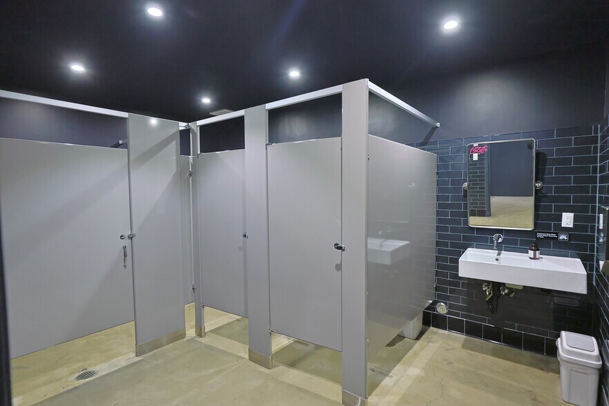 More Photos Of 2014-2022 E 7th St, Los Angeles Office For Lease