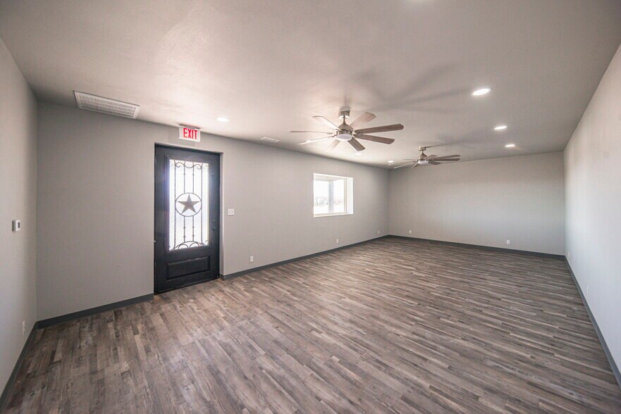 More Photos Of 14010 W Silver Fox Trl, Odessa Warehouse For Sale