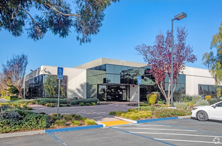 Primary Photo Of 3520 Bassett St, Santa Clara Research And Development For Lease