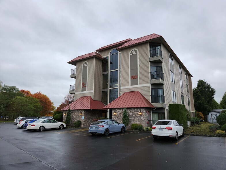 More Photos Of 1801 1st Ave, Longview Medical For Sale