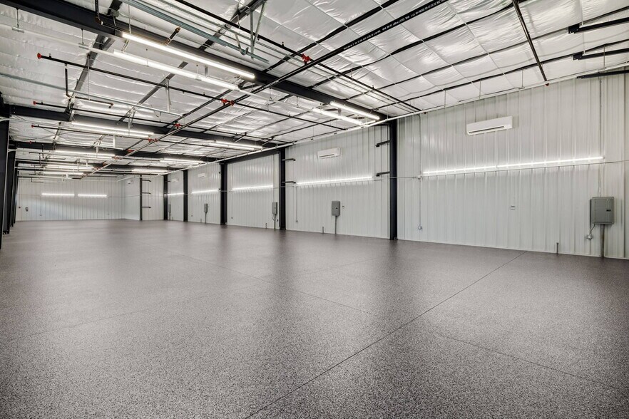 More Photos Of 952 Cross Town Dr, Ponte Vedra Parking Garage For Sale