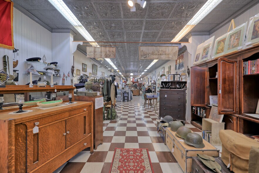 More Photos Of 511 Warren St, Hudson Storefront Retail Residential For Sale