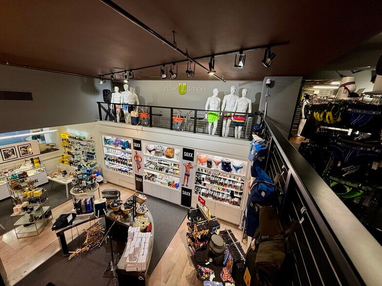 More Photos Of 800 SW Washington St, Portland Office For Lease