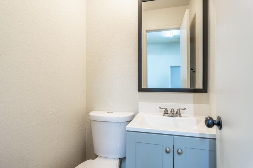 More Photos Of 37087 Main St, Burney Showroom For Sale