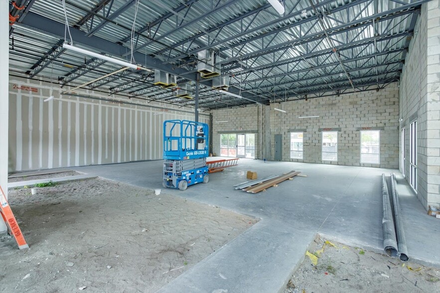 More Photos Of 286 Douglas Ave, Altamonte Springs General Retail For Lease