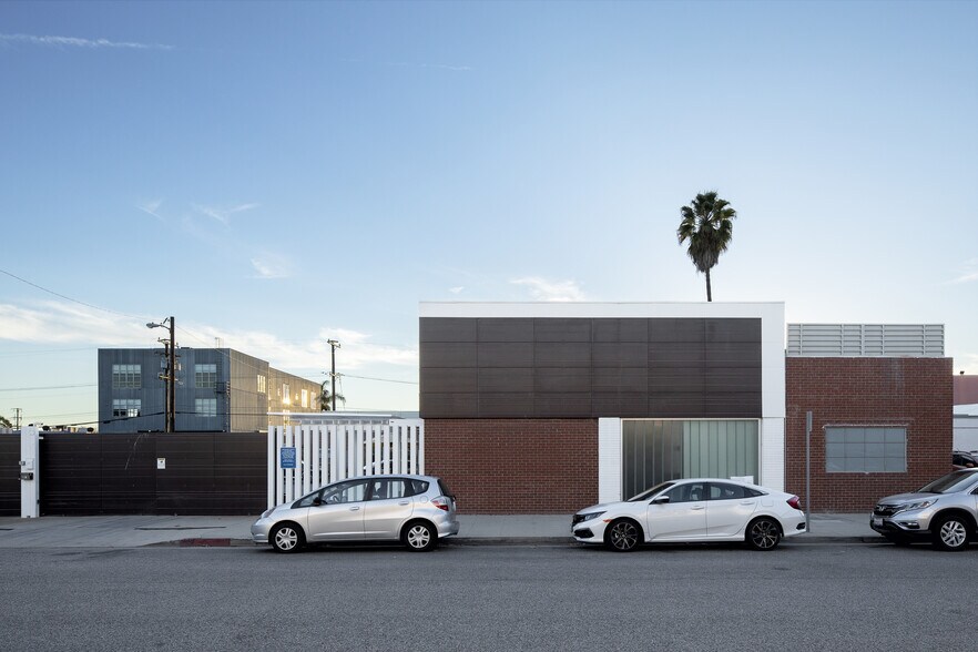 Primary Photo Of 1630 Euclid St, Santa Monica Loft Creative Space For Lease