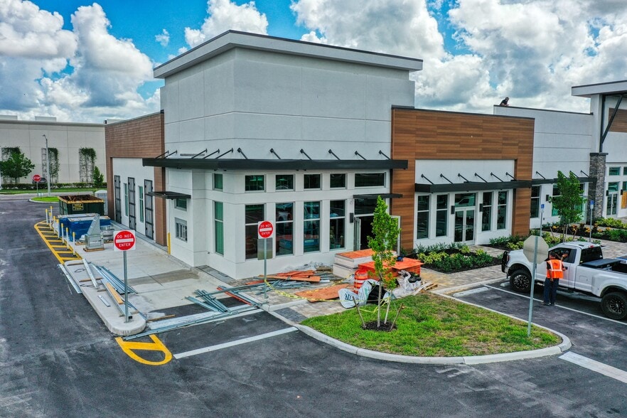 More Photos Of 8710 Addison Place Dr, Naples Storefront For Lease