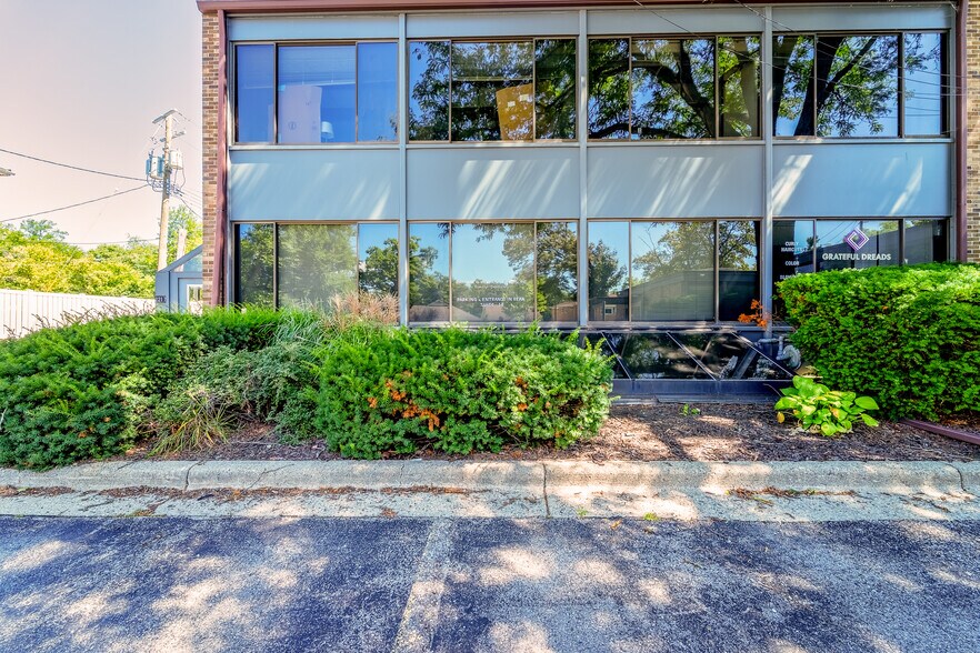 More Photos Of 2219 Packard St, Ann Arbor Office For Sale