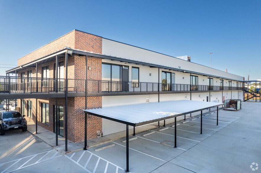 More Photos Of 1000 W Loop Fwy N, Houston Unknown For Lease