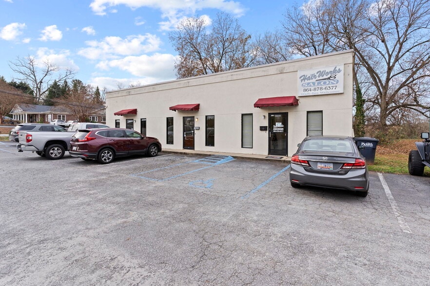 More Photos Of 444 Hampton Ave, Pickens Storefront Retail Office For Lease