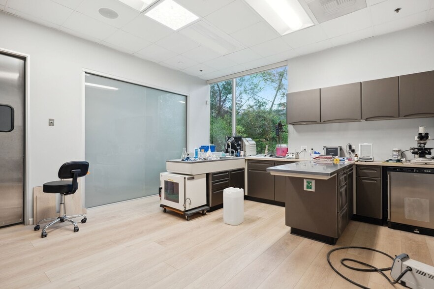 More Photos Of 11189 Sorrento Valley Rd, San Diego Research And Development For Sale