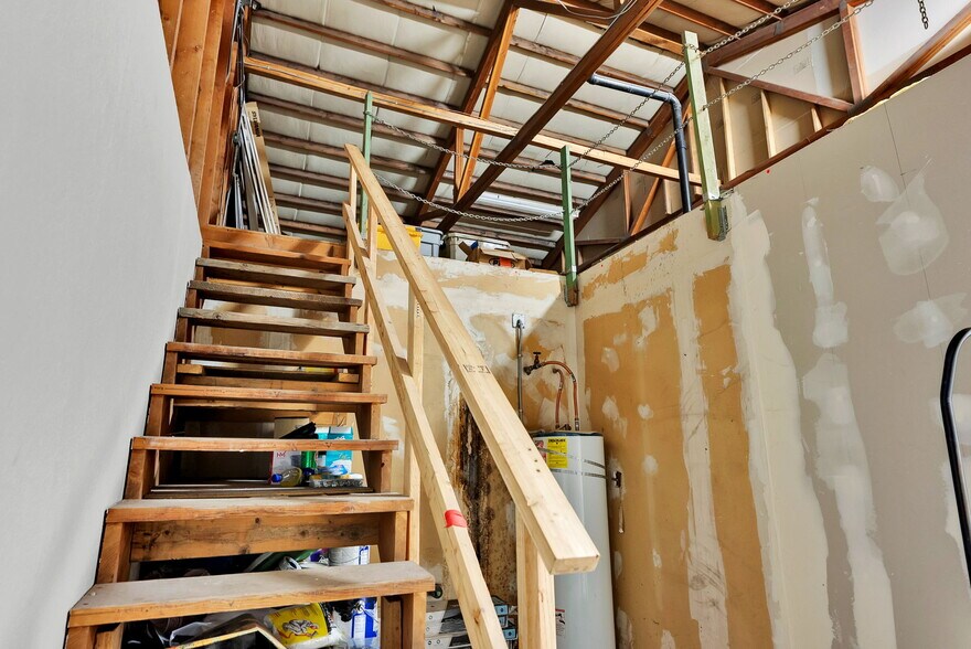 More Photos Of 11445 N Reed Rd, Hayden Warehouse For Lease