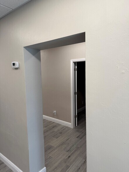 More Photos Of 2431 1st St, Fort Myers Office For Lease