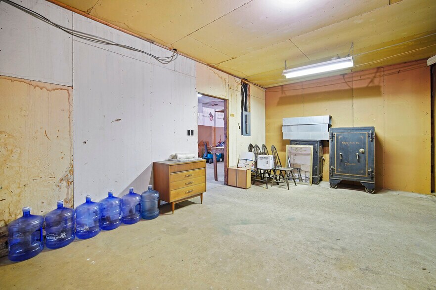 More Photos Of 3980 Ann Arbor Rd, Jackson Light Manufacturing For Sale