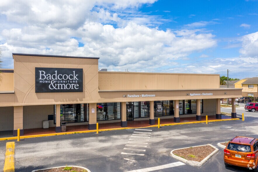 More Photos Of 2702-2730 N Pine Hills Rd, Orlando General Retail For Sale