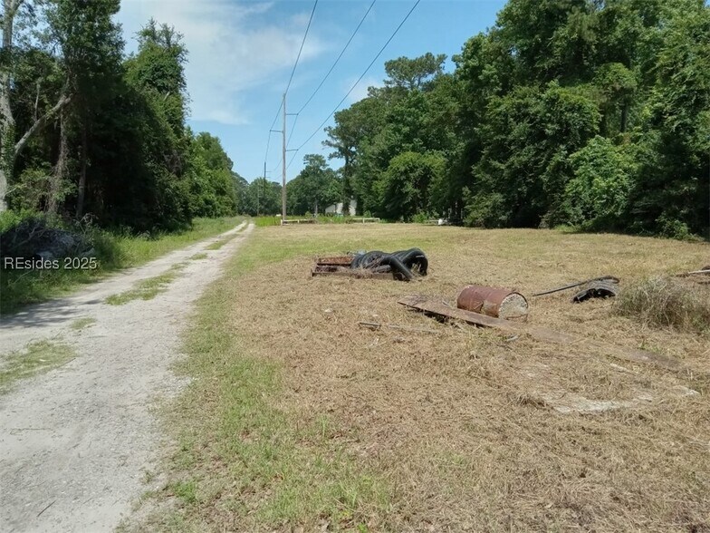 More Photos Of 326 Spanish Wells Road, Hilton Head Island Land For Lease