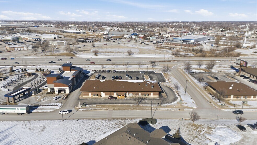 More Photos Of 3315 SW Williams Blvd, Cedar Rapids Storefront Retail Office For Lease