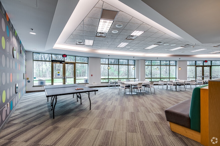 More Photos Of 2655 Eagan Woods Dr, Eagan Office For Lease