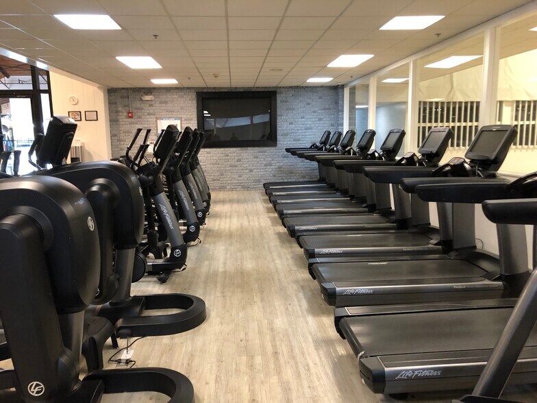 More Photos Of 8300 Wolf Rd, Willow Springs Health Club For Sale