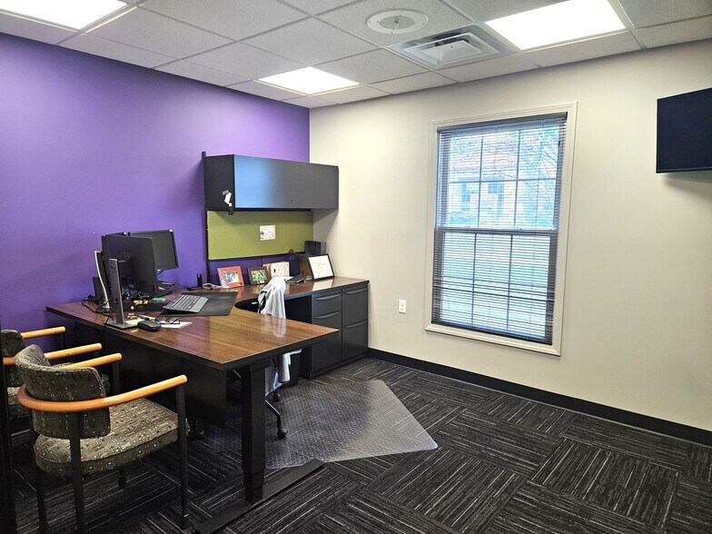 More Photos Of 902 S Washington Ave, Saginaw Office For Sale