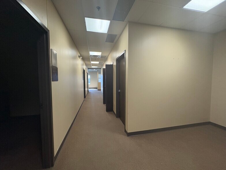 More Photos Of 100 NE Missouri Rd, Lee's Summit Medical For Lease