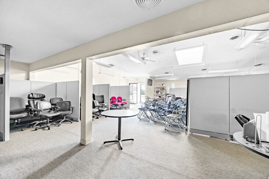 More Photos Of 8600 Daniel Dunkin Commercial Blvd, Pevely General Retail For Sale