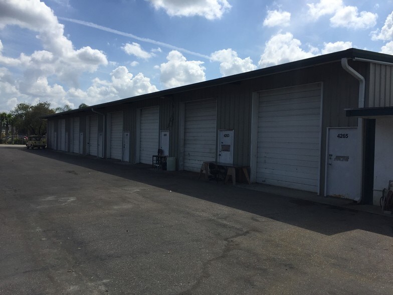 More Photos Of 4253 Derek Way, Sarasota Warehouse For Lease