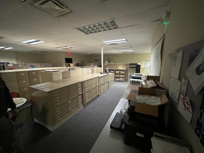 More Photos Of 2401 Chicago St, Valparaiso Telecom Hotel Data Hosting For Sale