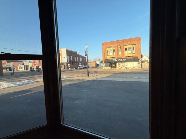 More Photos Of 103 Leonard St S, West Salem Freestanding For Lease